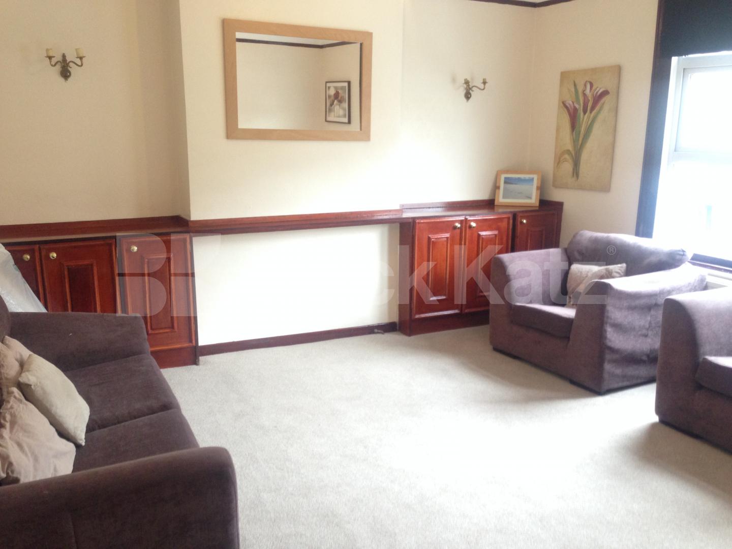 			NEW INSTRUCTION, 3 Bedroom, 1 bath, 1 reception Apartment			 Northcote Road, Clapham Junction